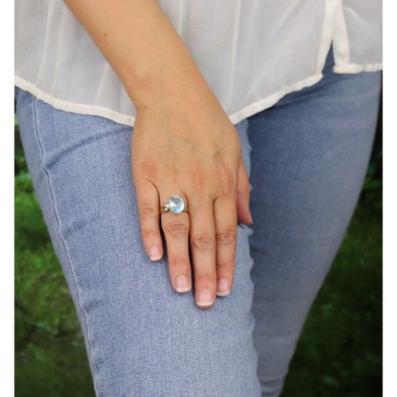 14k Yellow Gold Natural Blue Topaz Ring Size 6 1/2 - Picture 4 of 7